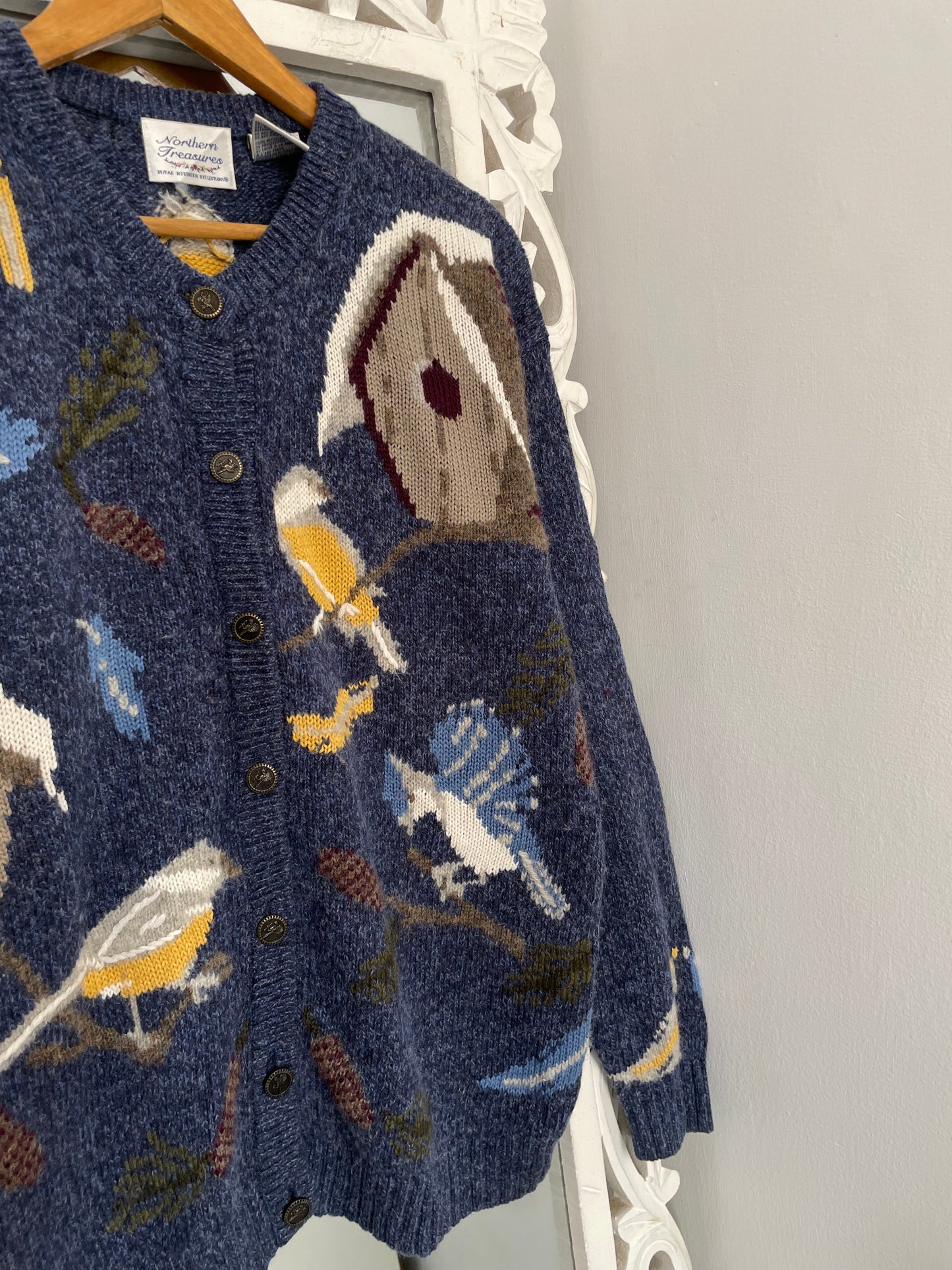 Northern Treasures Embroidered Vintage Sweater-Bust 44