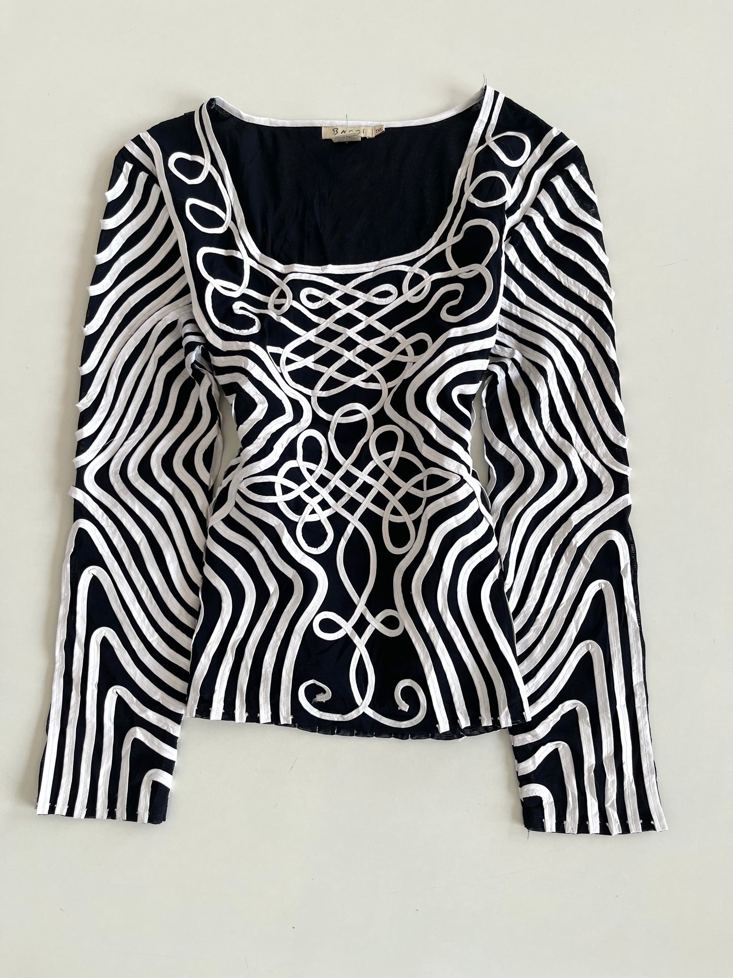 Bucci Vintage Top-Bust 42 to 44