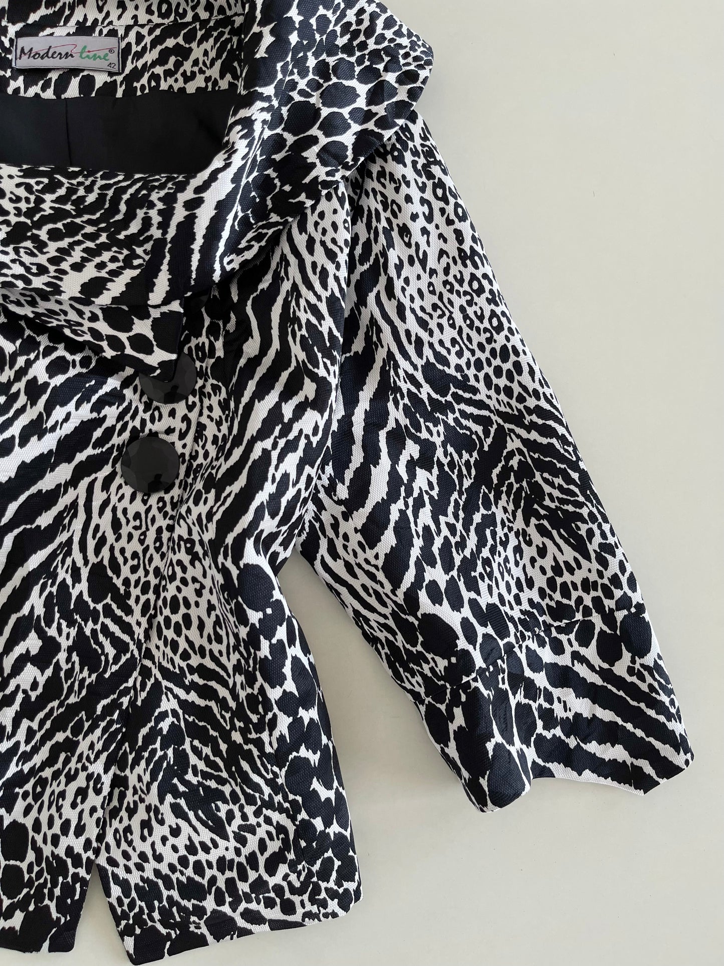 Modern Lines Vintage Blazer-Bust 40