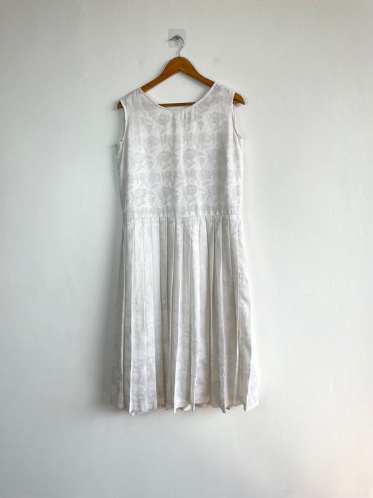 Dress-Bust 38