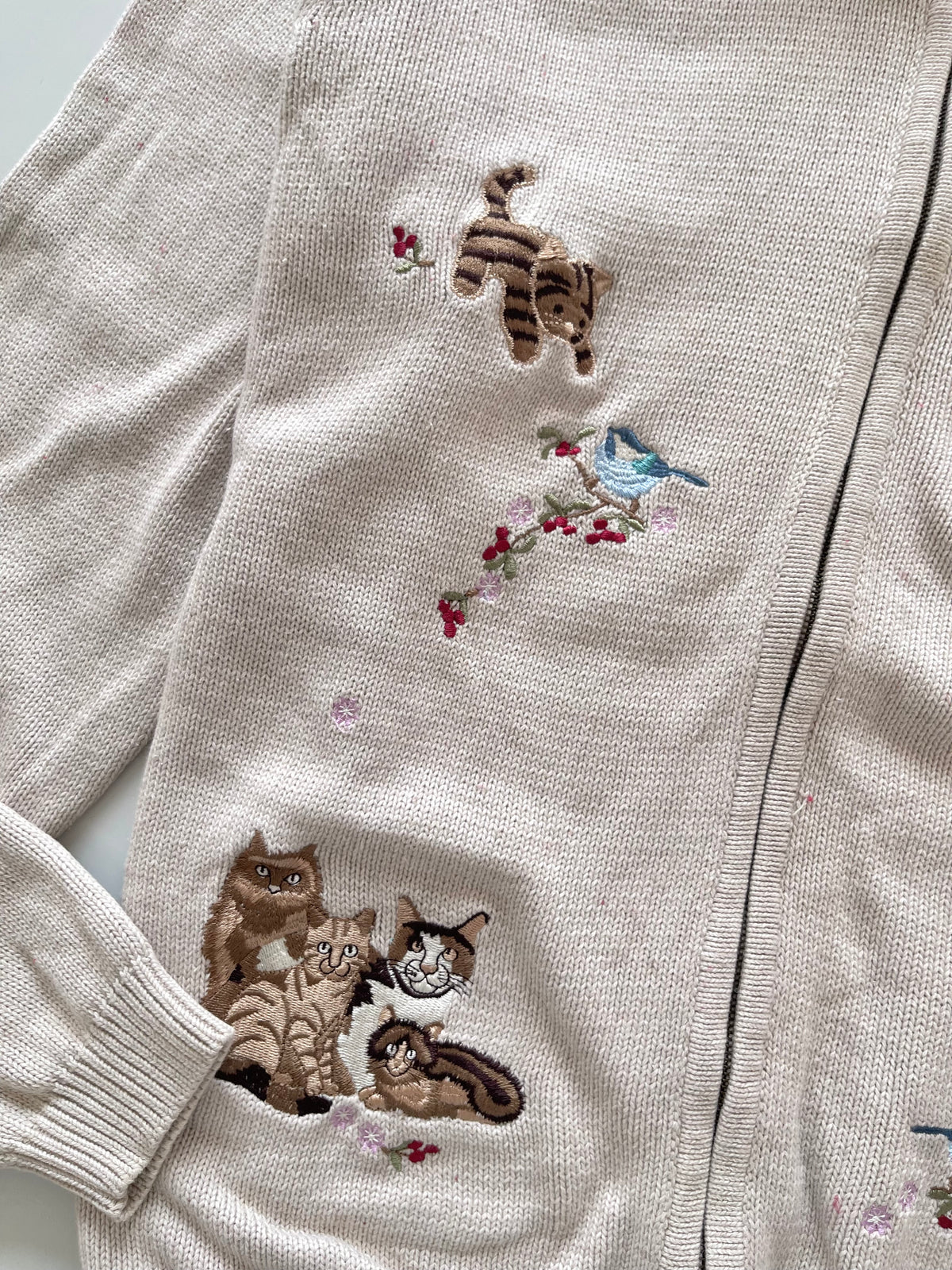 Tabi International Embroidered Zipper Sweater-Bust 46