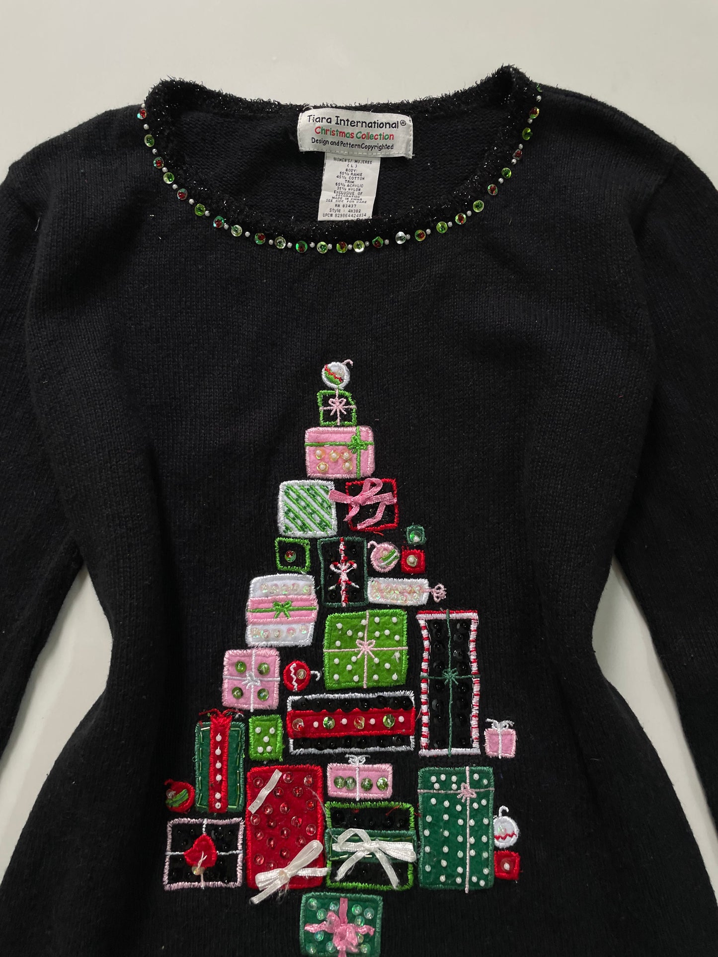 Tiara Christmas Sweater-Bust 40