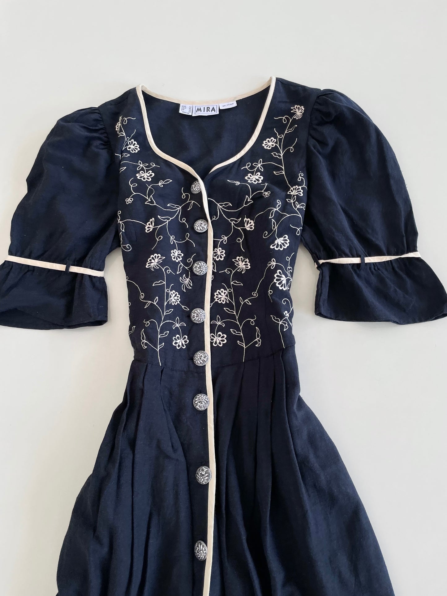 Mira Embroidered Vintage Dress-Bust 40