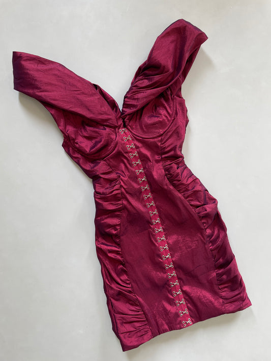 Dress-Bust 32
