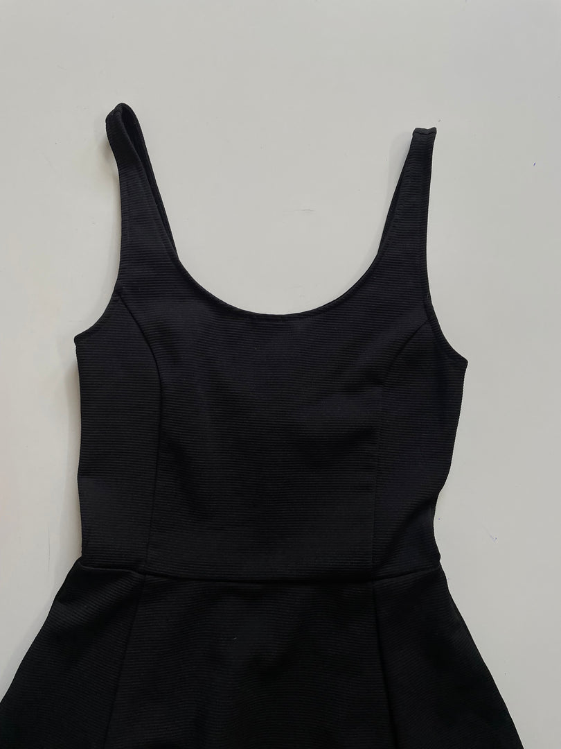 H&M BLACK DRESS BUST 26