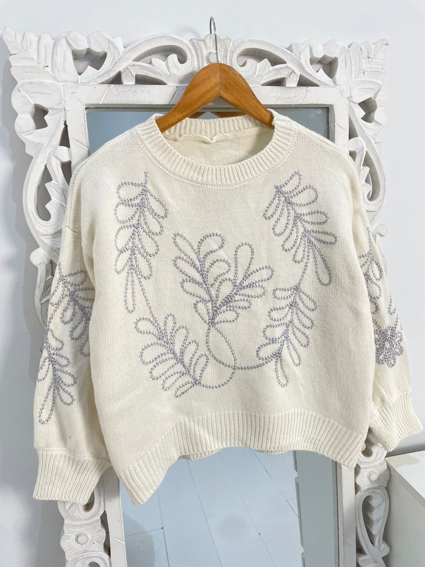Embroidered Vintage Sweater-Bust 42