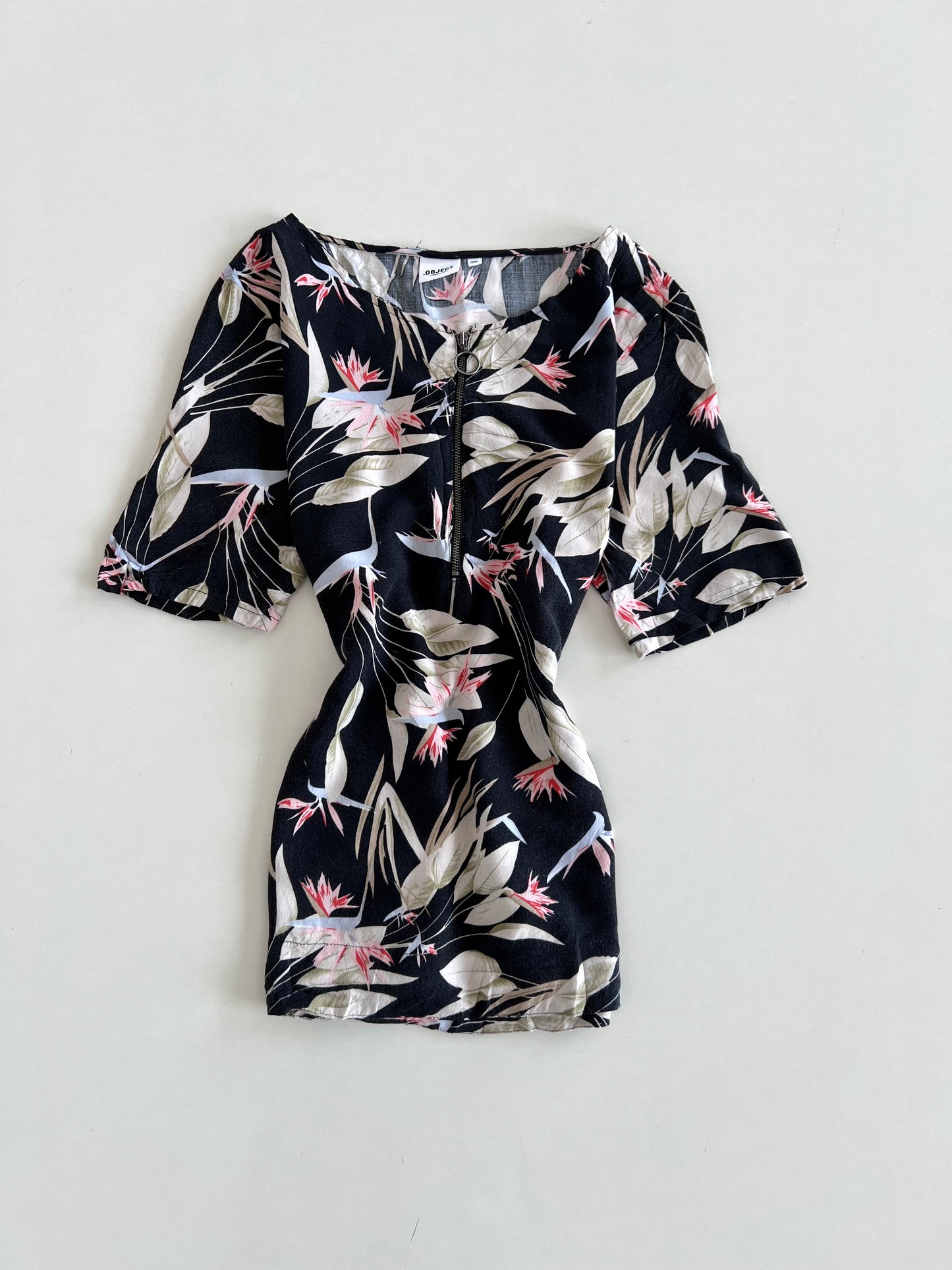 Object Top-Bust 38