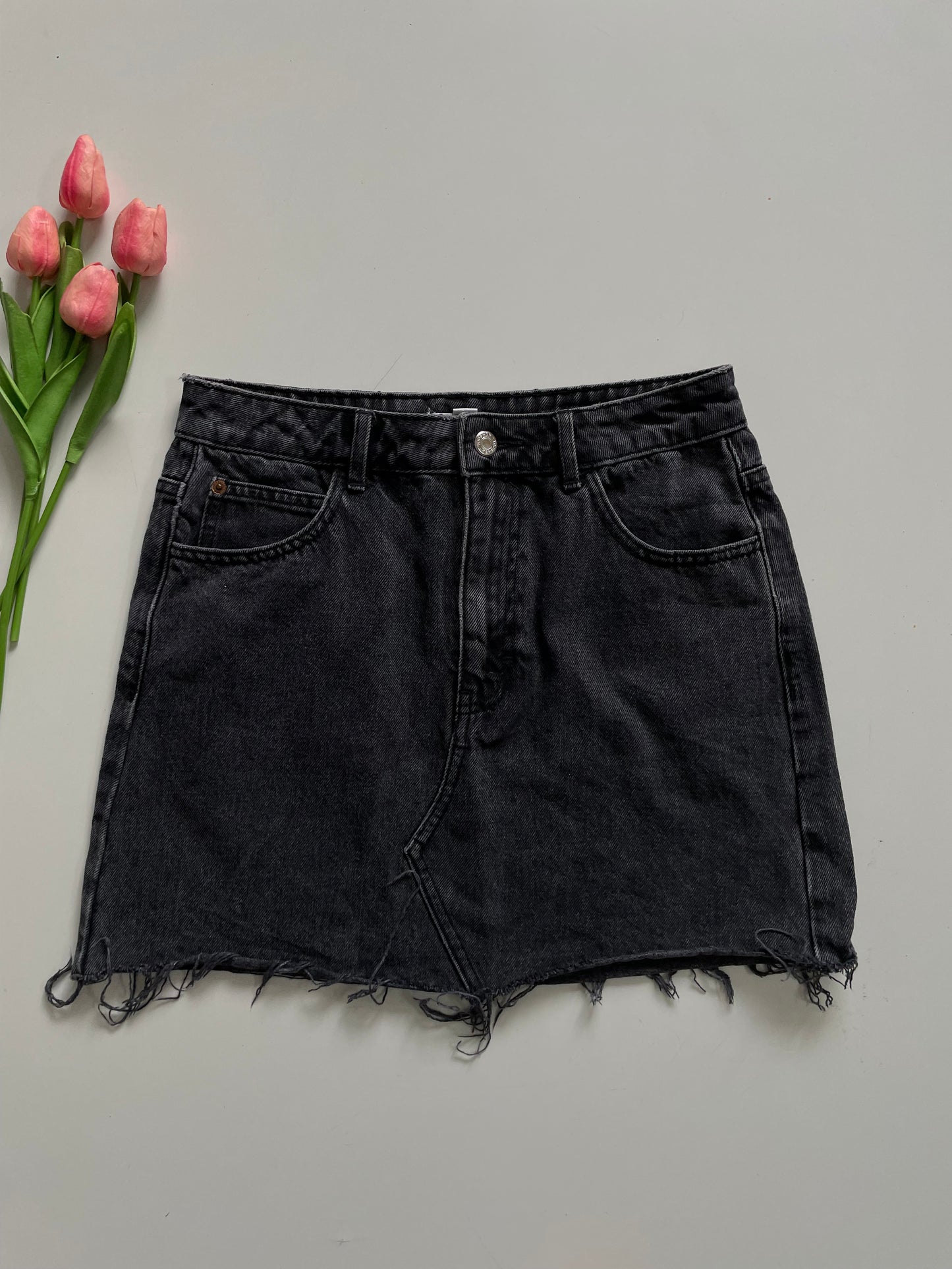 TOPSHOP DENIM SKIRT - WAIST 28