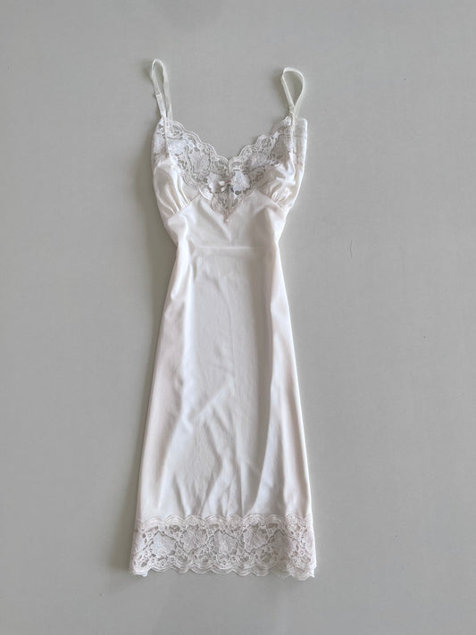 Ashley Taylor Loungewear-Bust 38