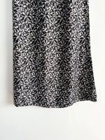 Load image into Gallery viewer, Black &amp; White Satin Skirt-Waist 26 to 28