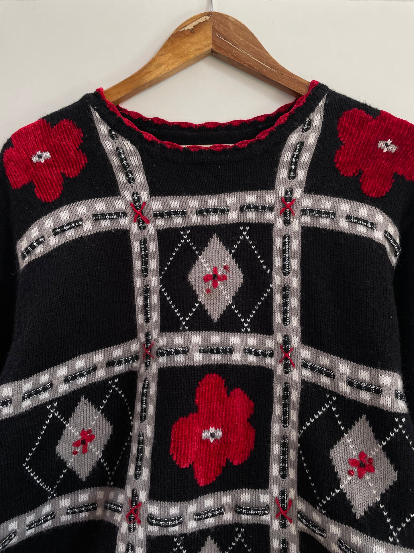 Embroidered Vintage Sweater-Bust 42
