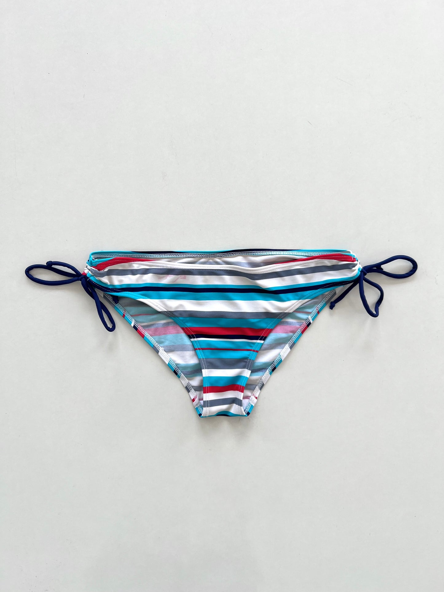 Bikini Set Bust-36 to 38 Waist-38 to 40