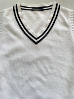 Load image into Gallery viewer, Chunky Sweater Vest-Bust 34