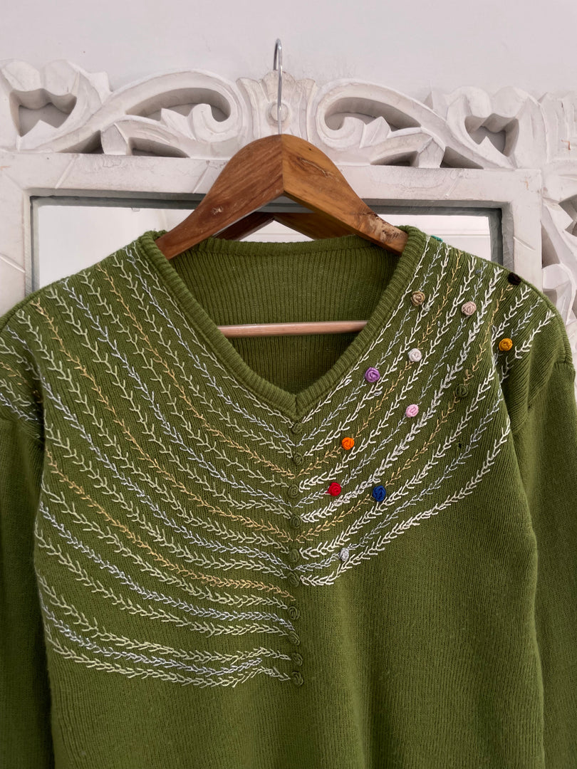 Embroidered Sweater-Bust 40