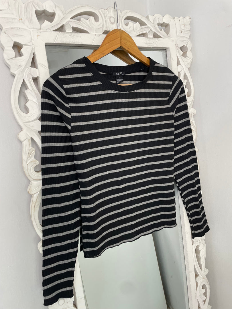 Rue 21 Pre Winter Top-Bust 32 to 34