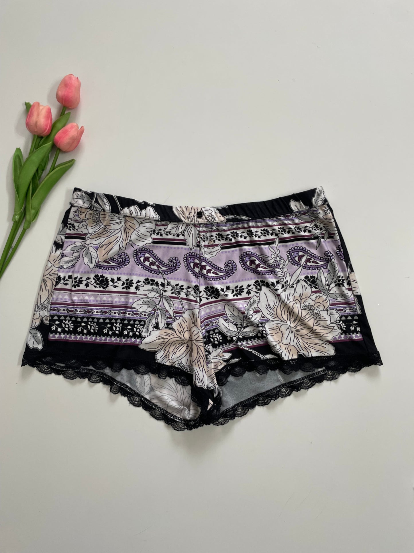 VINTAGE PRINTED LACE SHORTS - WAIST 34 TO 36