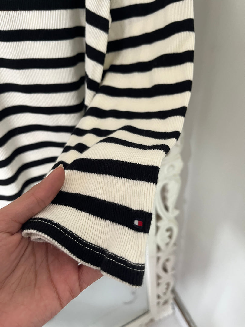 Vintage Tommy Hilfiger Sweater-Chest 38