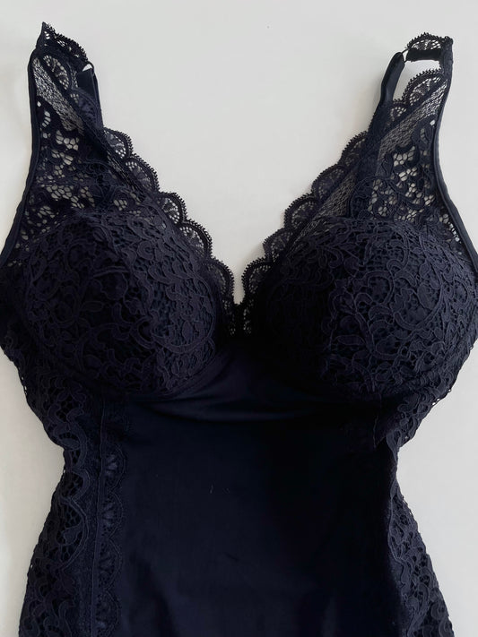 Parah Lace Bodysuit-Bust 34