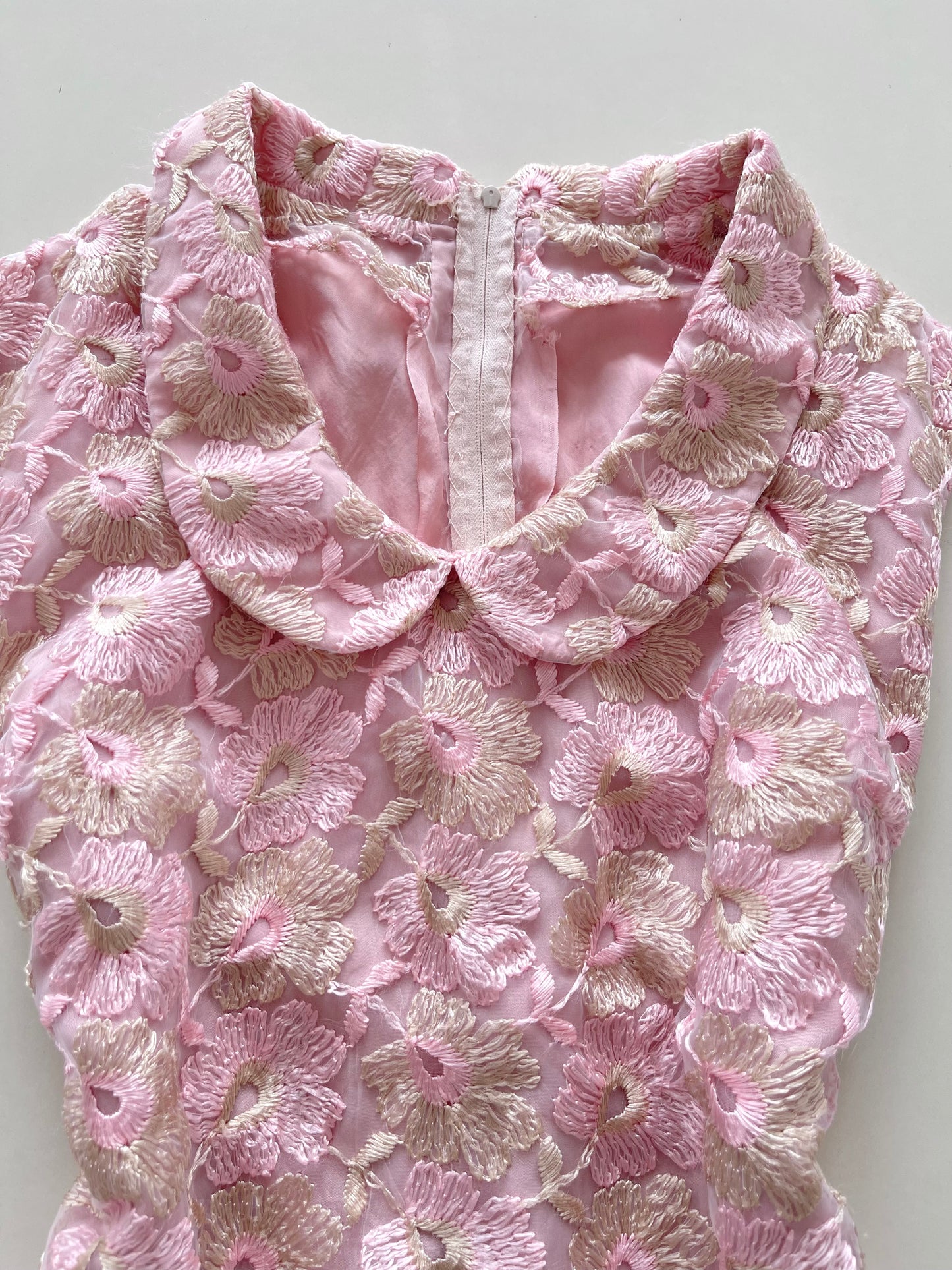 Vintage Embroidered Top-Bust 42