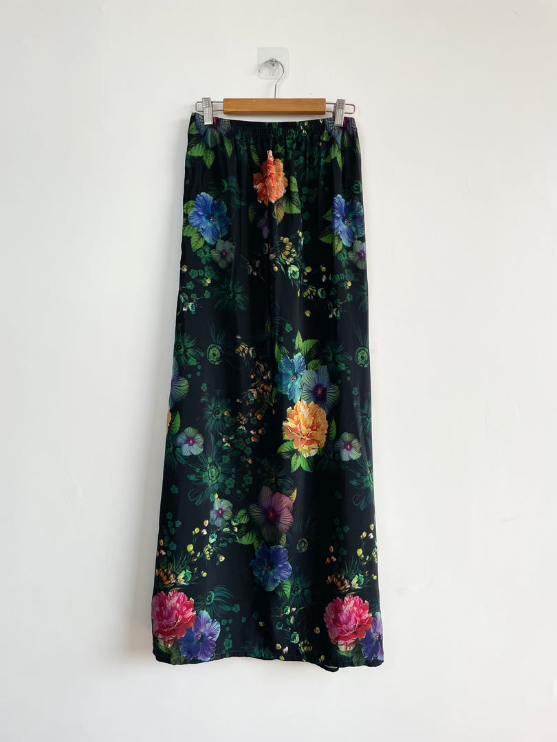 Dark Garden Skirt-Waist 30 to 36