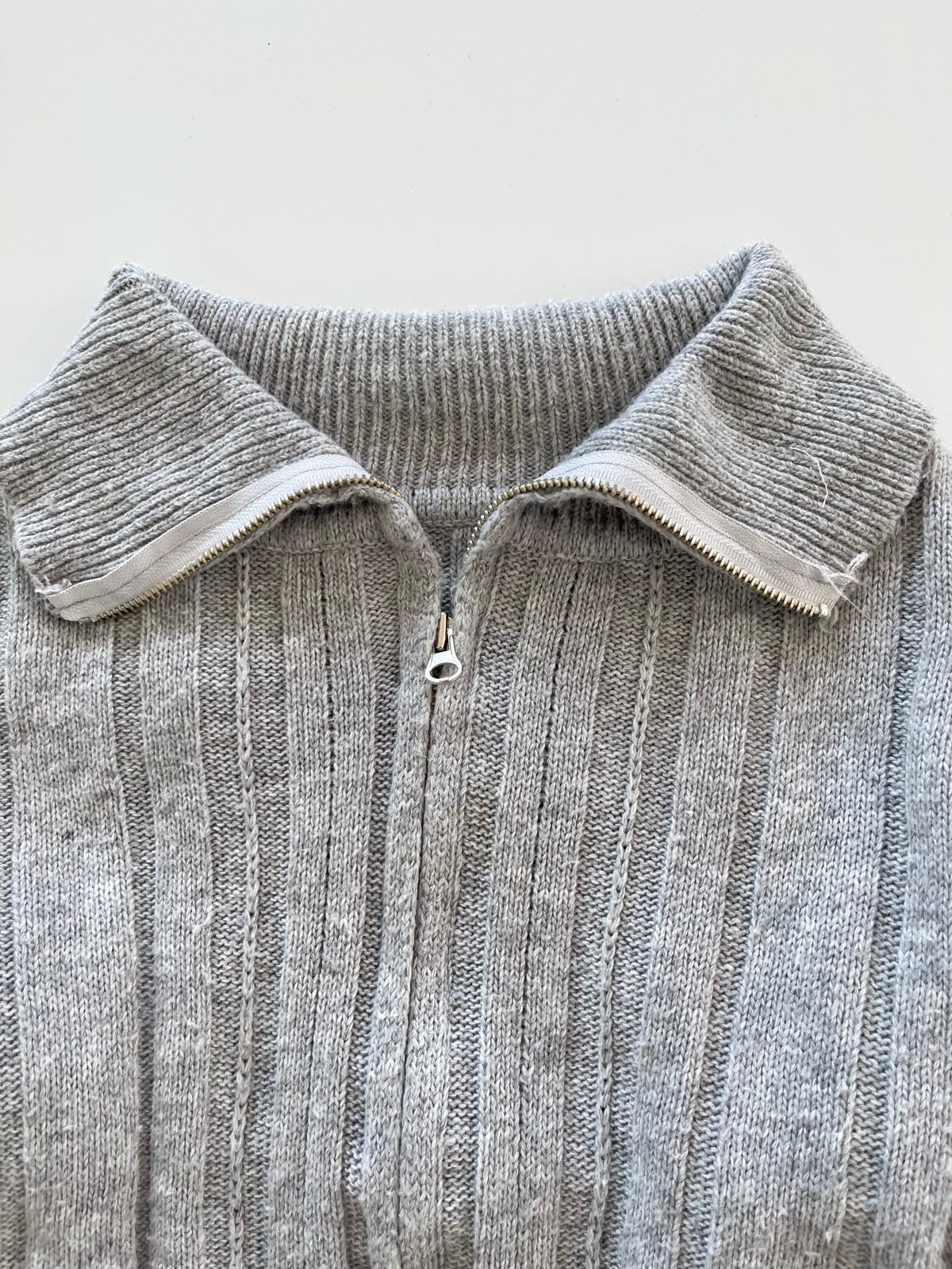 Gray Solid Zipper Sweater-Bust 44