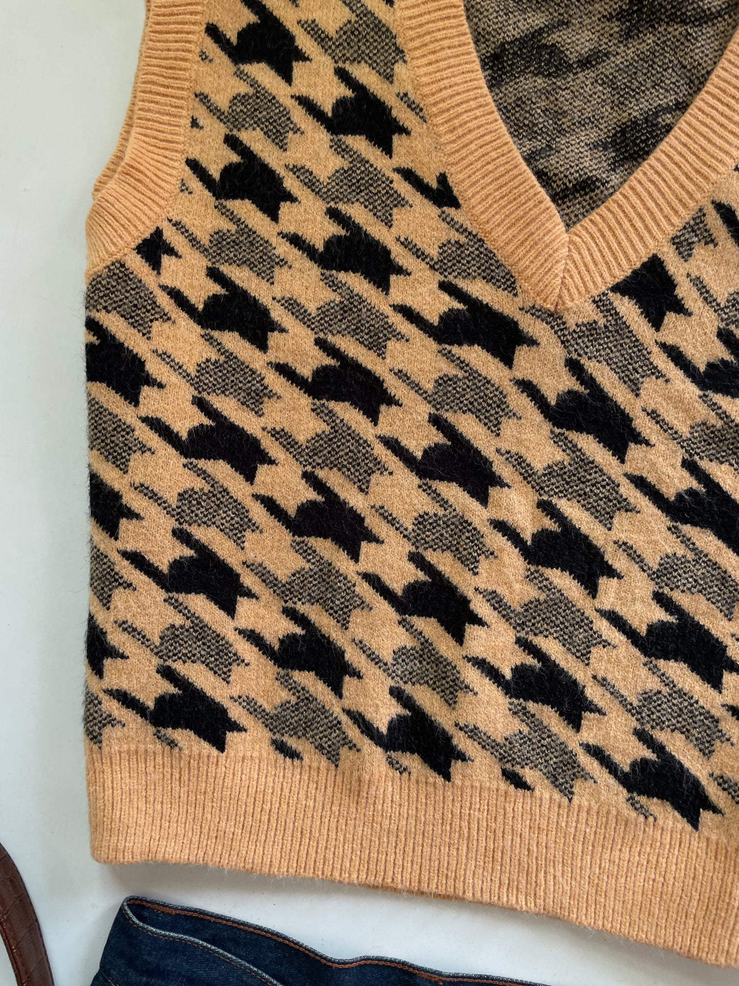 Dazy Chunky Sweater Vest-Bust 44