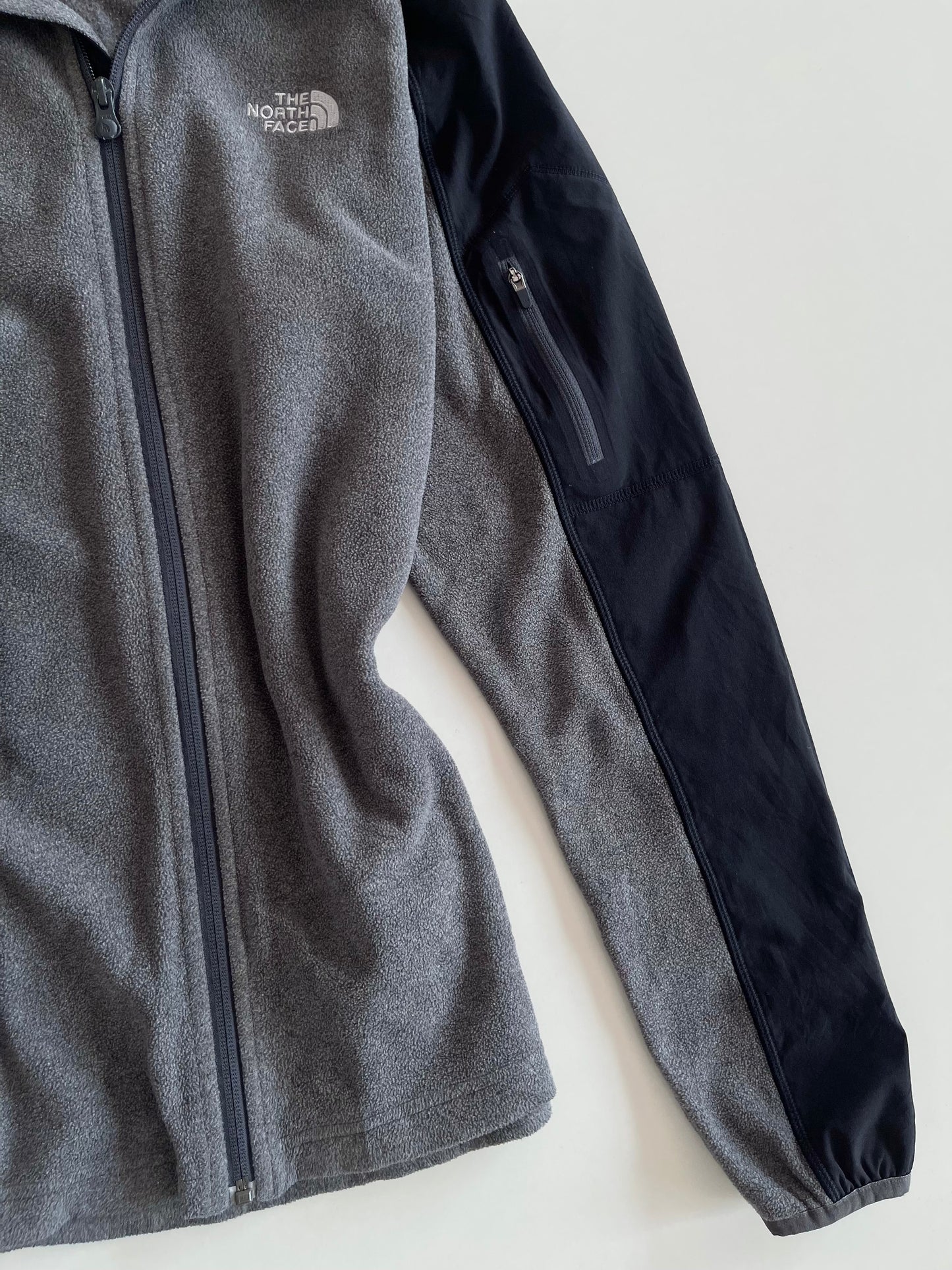 The North Face Vintage Zipper-Bust 40