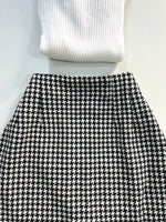 Load image into Gallery viewer, Un Deux Trois Tweed Skirt-Waist 28
