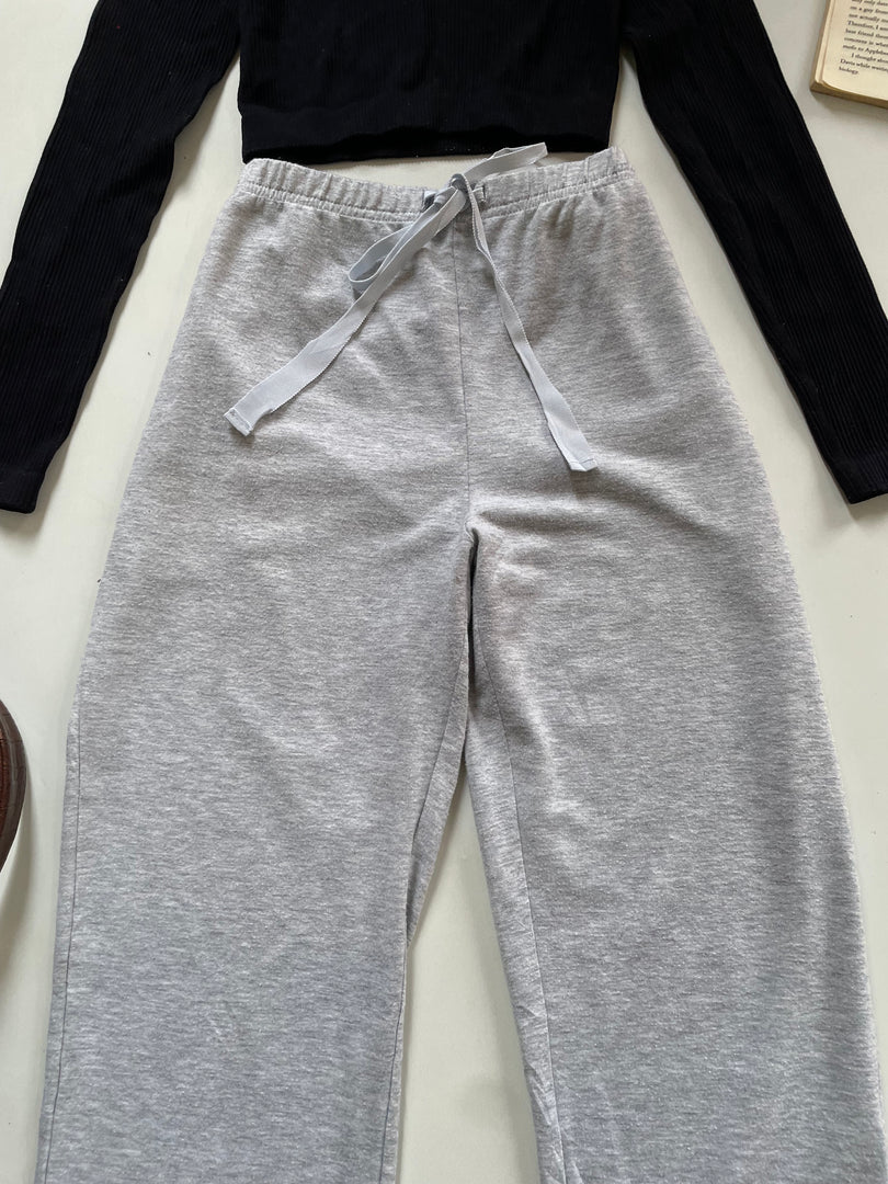 Love and Lore Lounge Sweatpants- waist 34 to 36