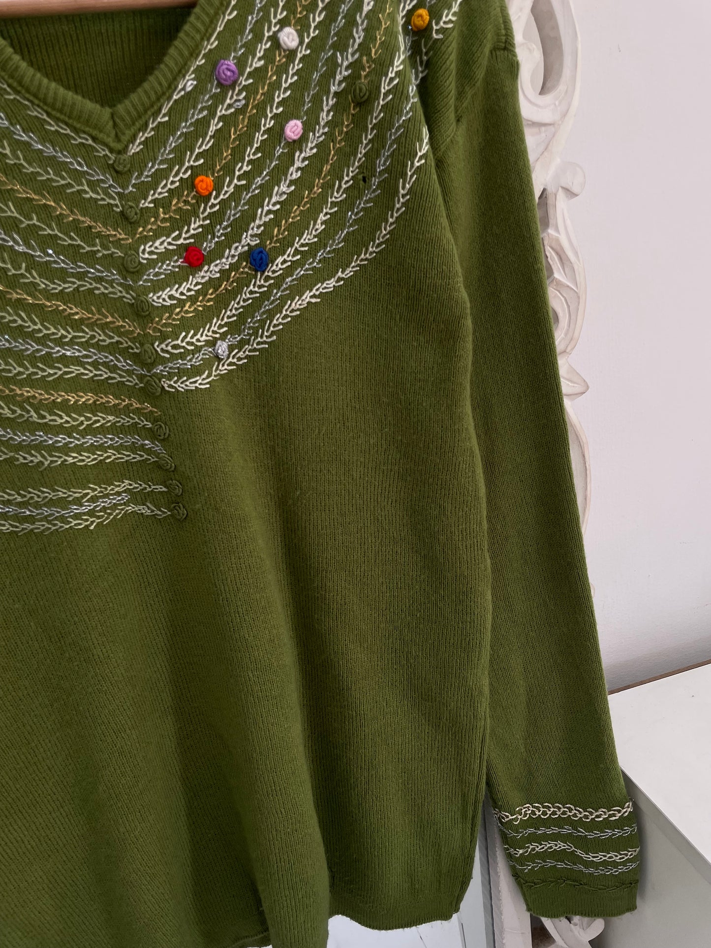 Embroidered Sweater-Bust 40