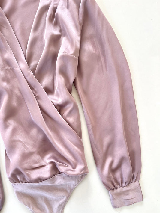 Abercrombie & Fitch Satin Top-Bust 40