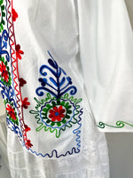 Load image into Gallery viewer, WHITE EMBROIDERED KURTA - BUST 38
