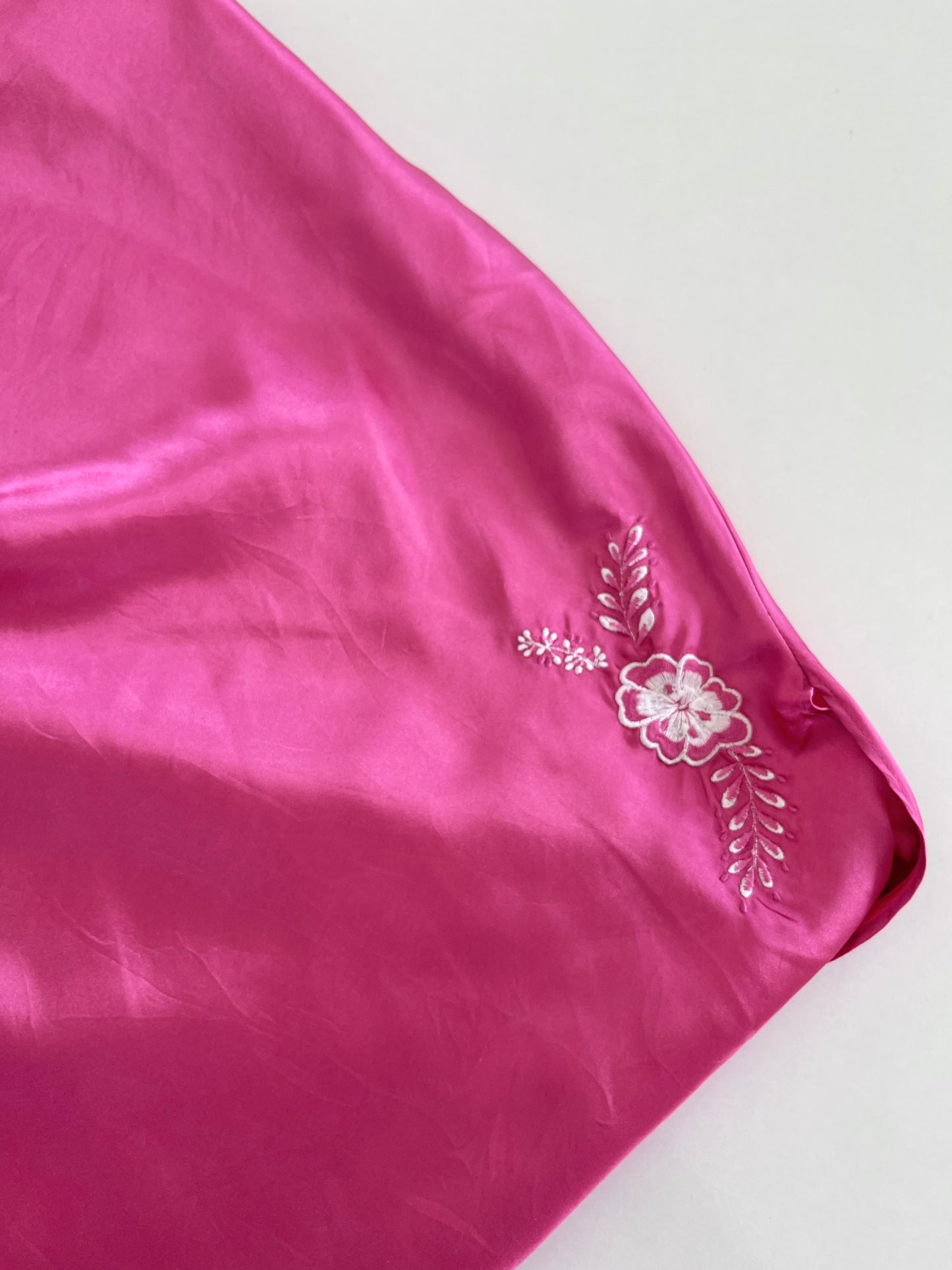 La Via En Rose Embroidered Satin Lounge Dress-Bust 38