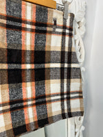 Load image into Gallery viewer, Tweed Skirt-Waist 28
