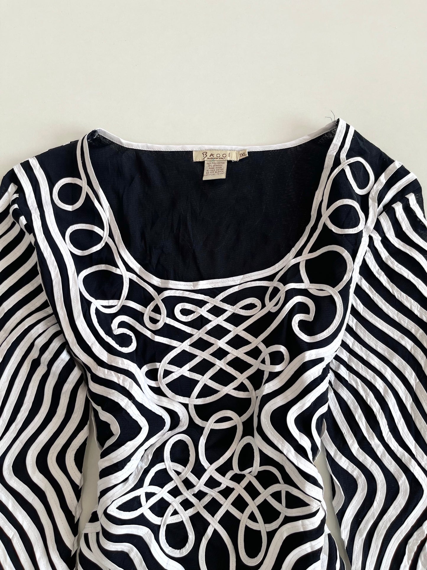 Bucci Vintage Top-Bust 42 to 44