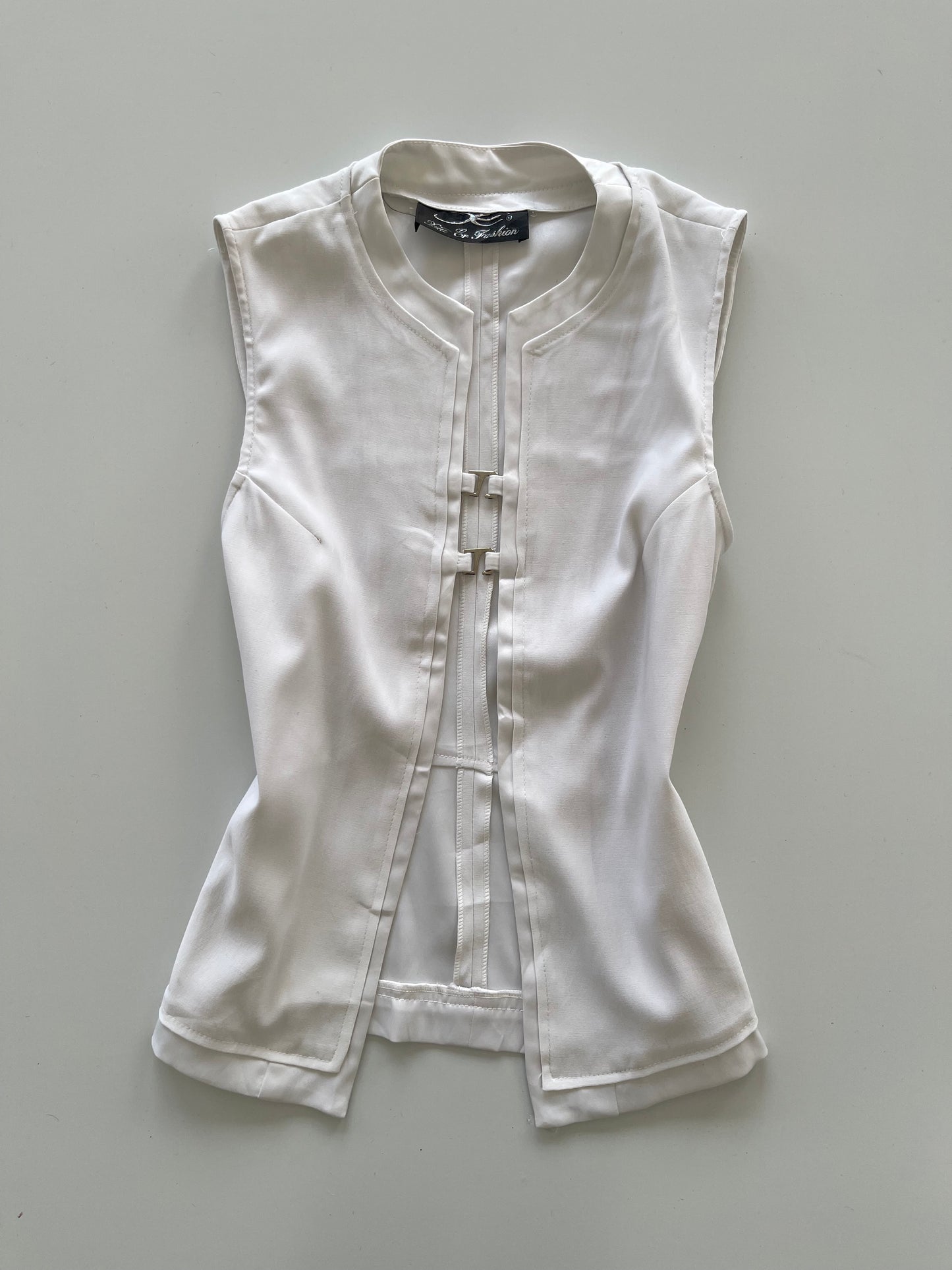 White Top-Bust 34