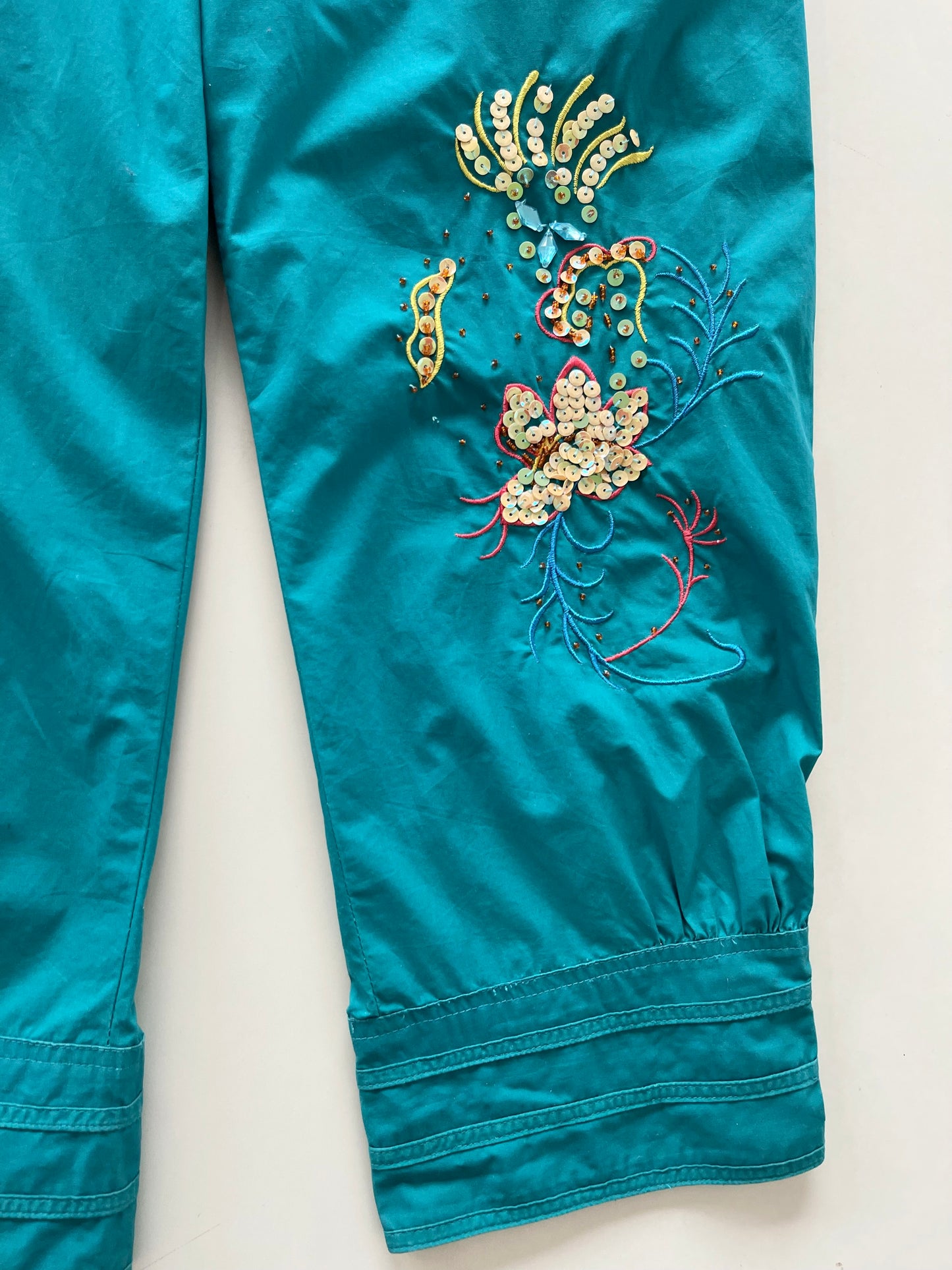 Orient Noble Embroidered Capri Pants-Waist 30