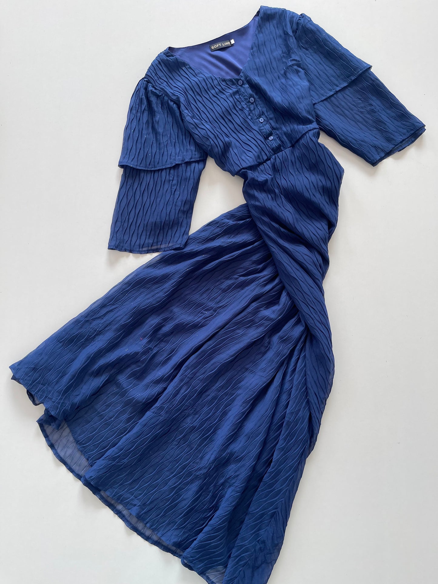 Soft Line Shimmer Vintage Dress-Bust 44 to 46