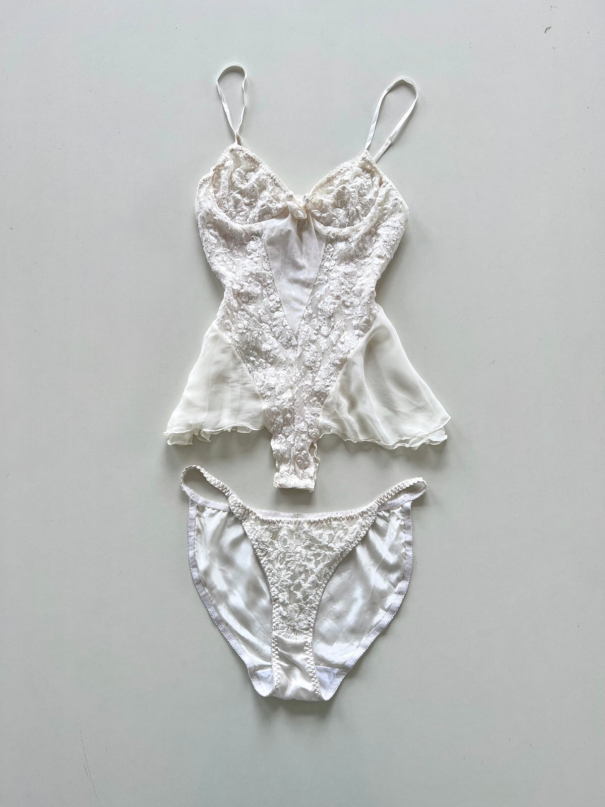 Lingerie Cacique Sheer Set-Bust 34 Waist 38