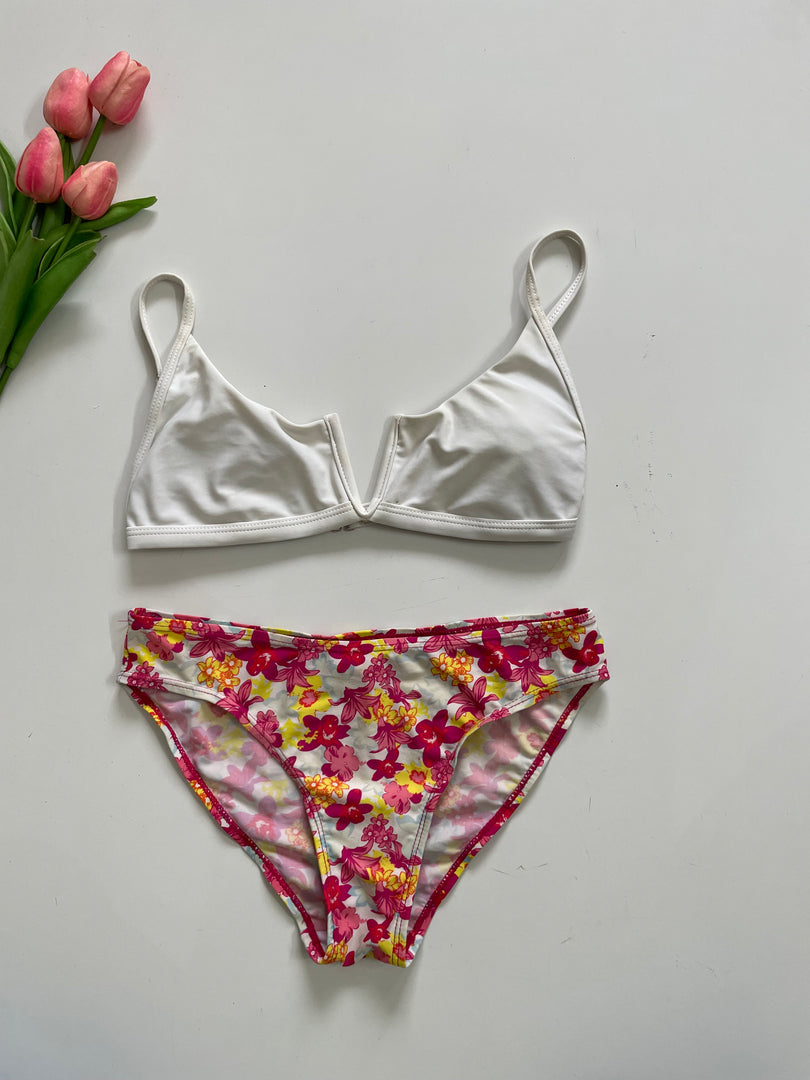 BIKINI SET - BUST 30 to 34 , WAIST 28 to 30