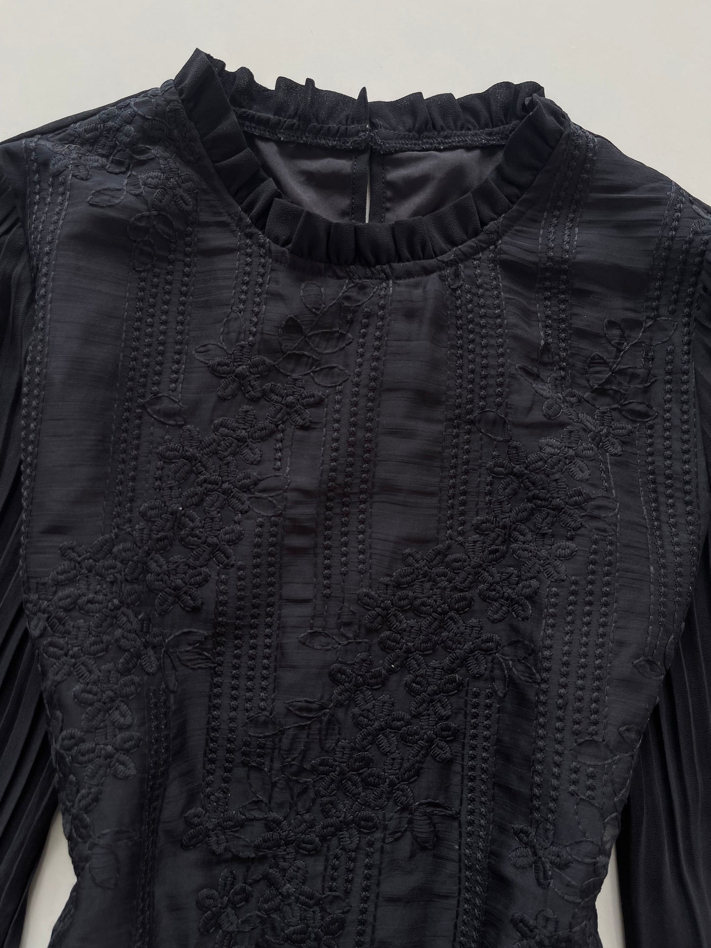 Vintage Embroidered Top-Bust 38