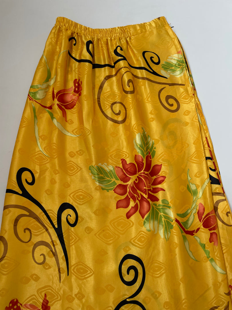 Vintage Long Skirt-Waist 24 to 28