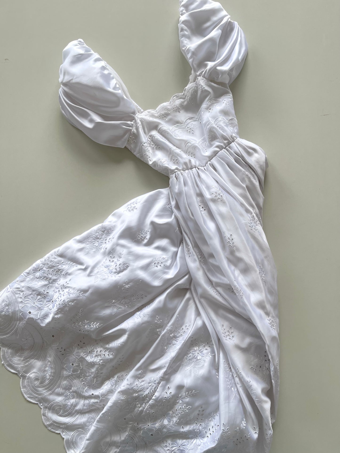 Swan Embroidered Eyelet Dress-Bust 34