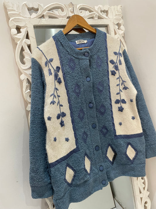 Embroidered Vintage Sweater-Bust 44