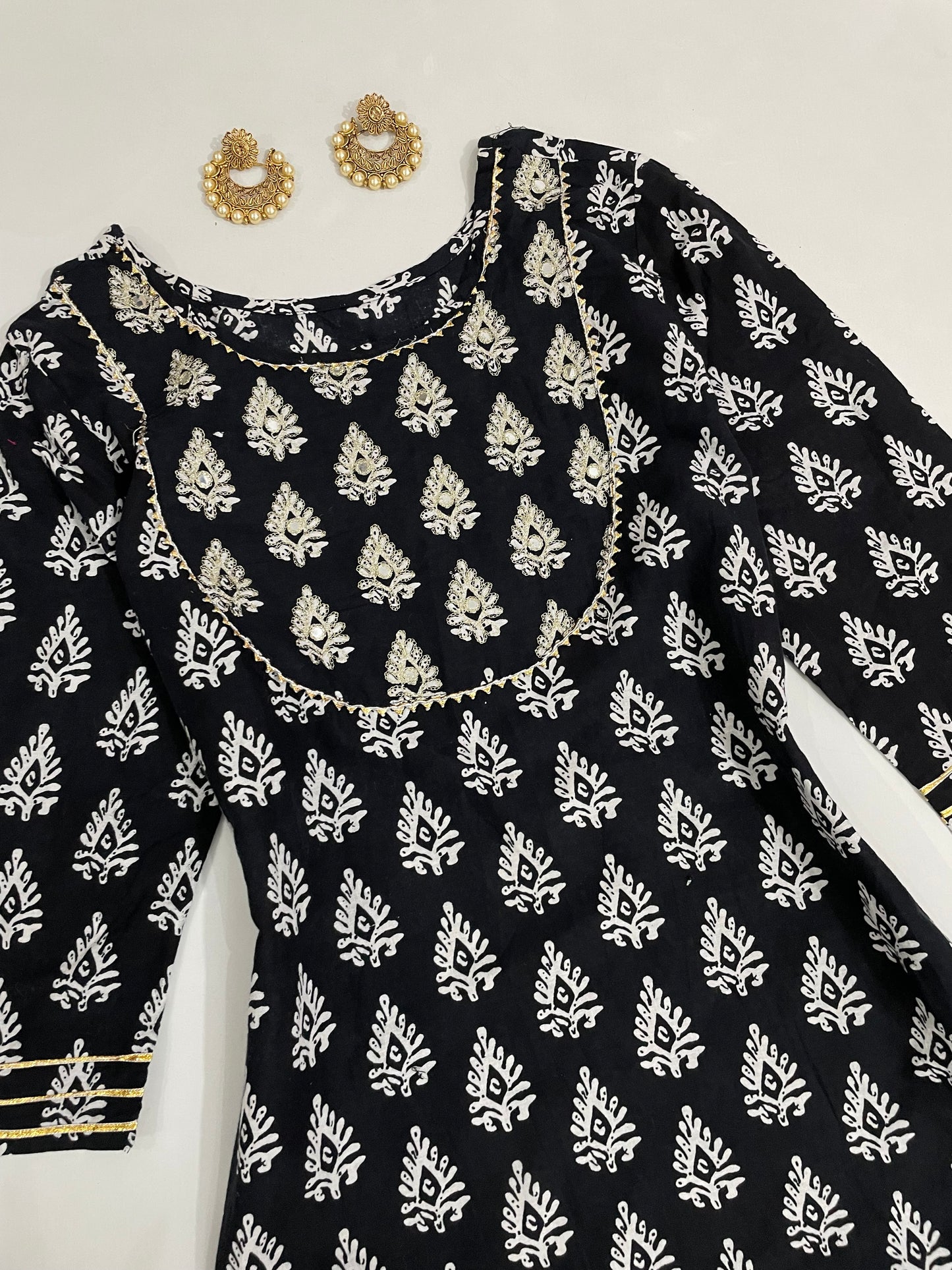 Kurta-Bust