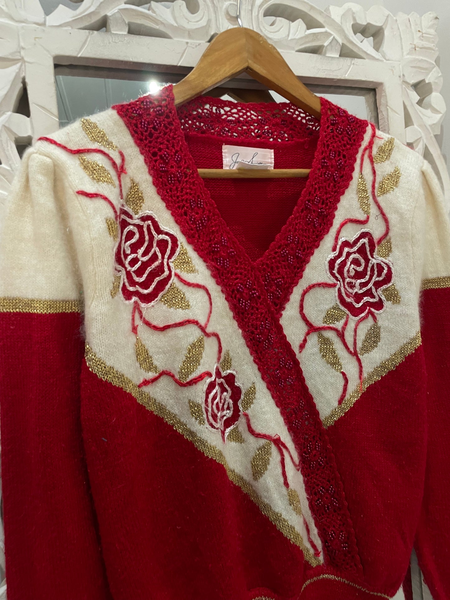 Embroidered Vintage Sweater-Bust 40