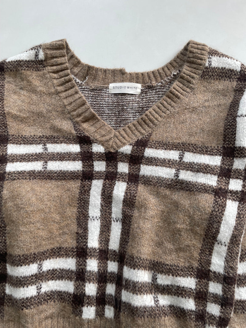 Studio White Chunky Baggy Sweater-Bust 42