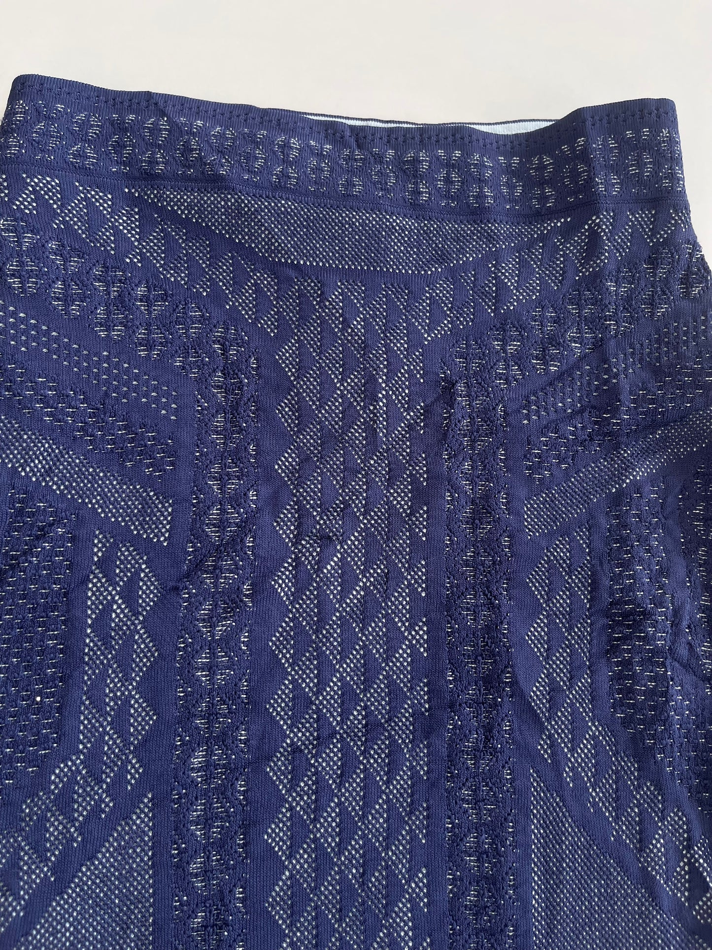 BCBG Maxazria Skirt-Waist 26 to 28
