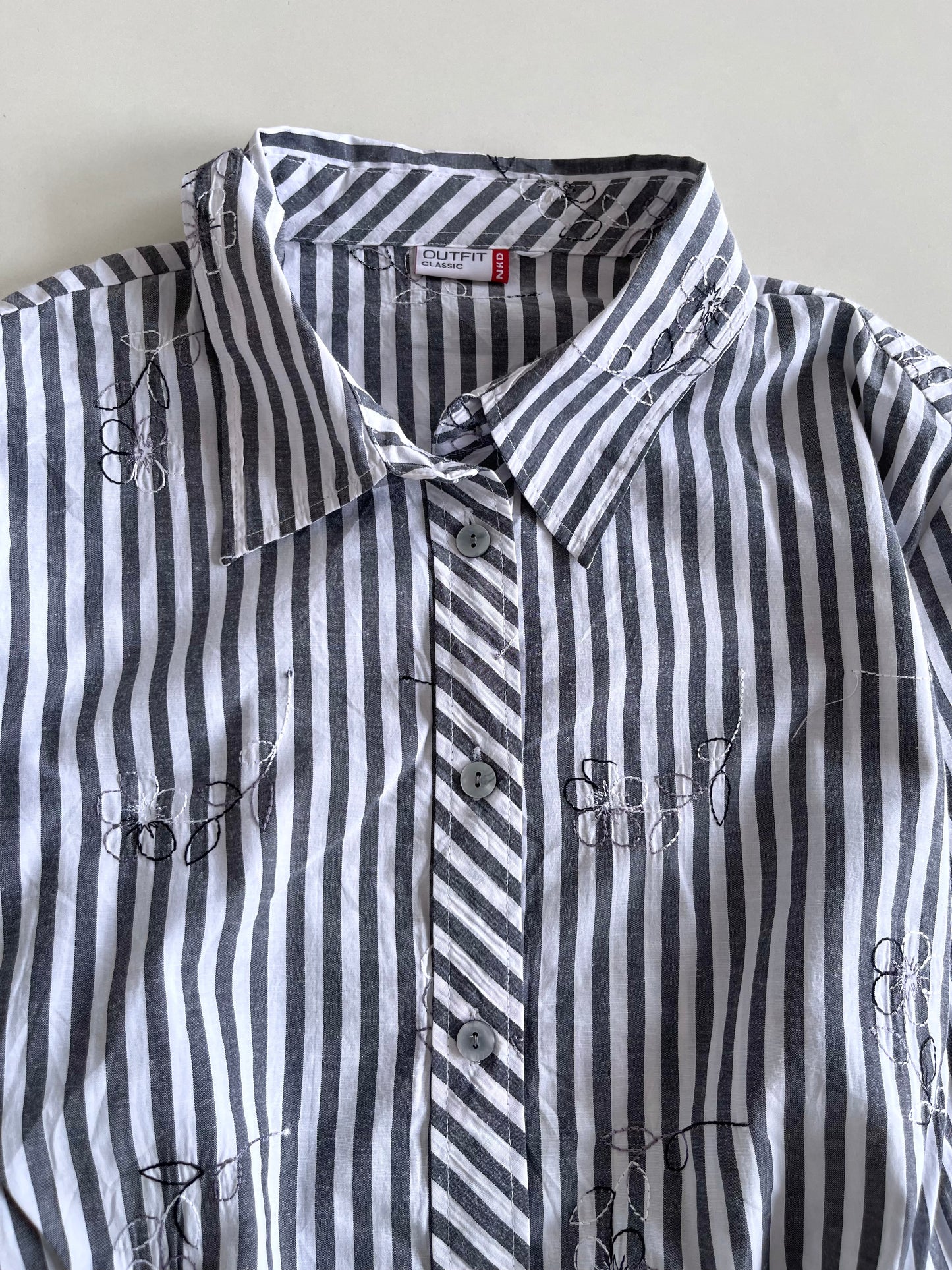 Outfit Embroidered Shirt-Bust 50