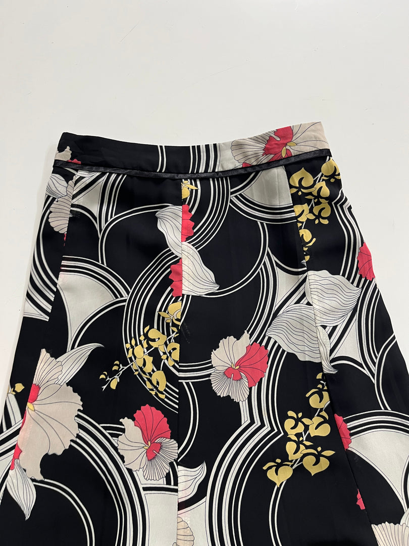 PRINTED BLACK SKIRT - WAIST 32